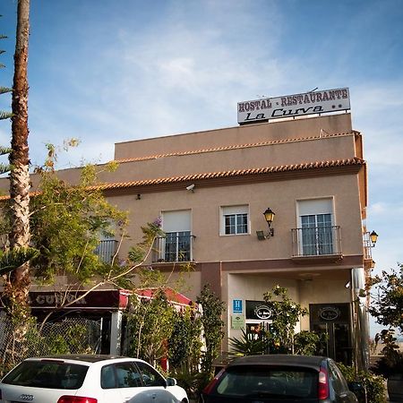 Hostal Restaurante La Curva Адра Екстериор снимка